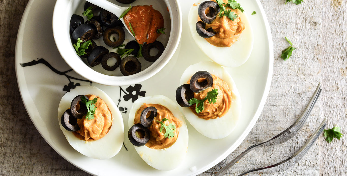 Deviled Eggs with Tandoori Mayo & OlivesÂ 