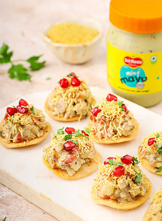 POTATO POMEGRANATE MINT MAYO SEV PURI