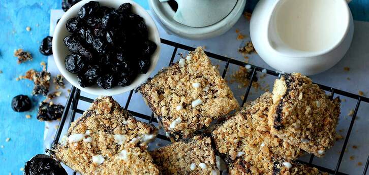 Del Monte Blueberry Crumble BarsÂ  Recipe