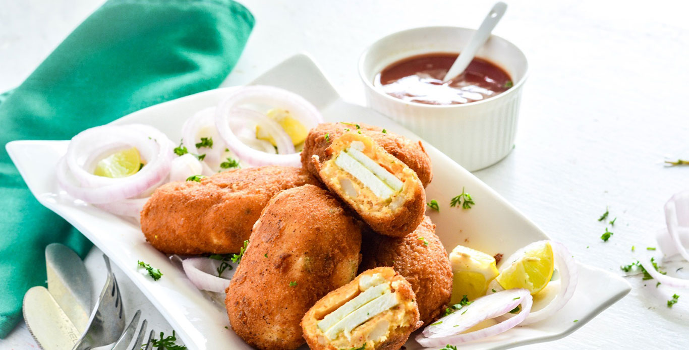 Mint Mayo Stuffed Paneer Sandwich Fritters