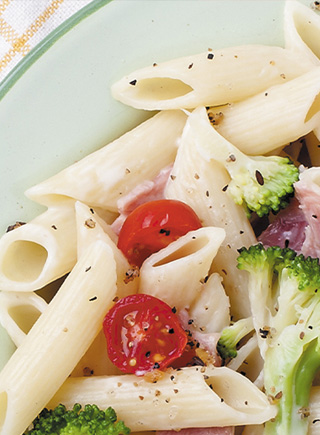 Pasta salad with chicken hamÂ 